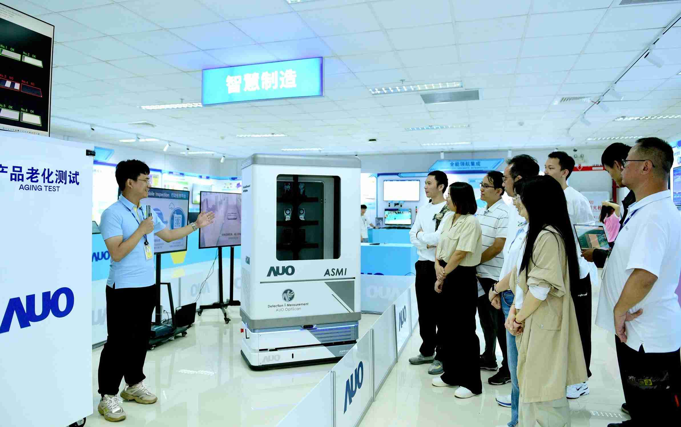 NG大舞台厦门将5G+ABC技术串联生产管理全流程，，，，打通研发、、、采购、、、生管、、、制程、、设备、、质量等产品全生命周期制造流程，，，，完成数字化设计、、、智慧供应链、、、智能座舱、、、、全流程设备管理、、、数据驱动优化、、、智慧在线检测、、智慧品管等自适应生产模式升级